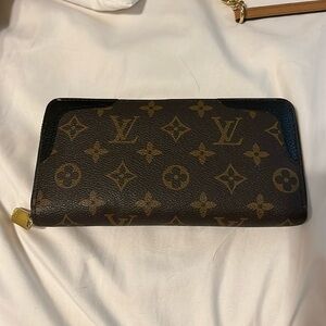 LV Wallet
